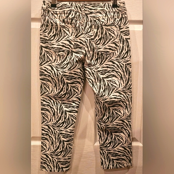 Zebra Print Skinny Cropped Pants - Picture 5 of 5